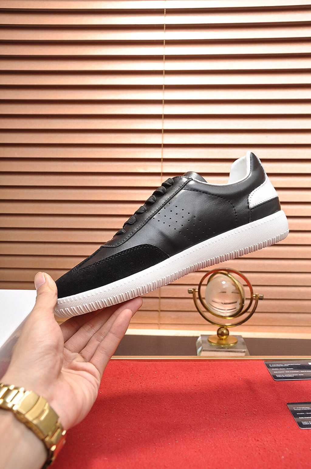 D*G sneaker